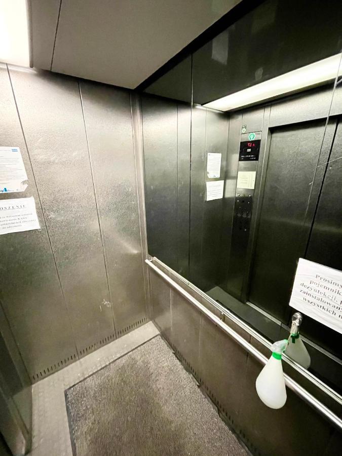 Super Apartament Blue Scisle Centrum Dwie Linie Metra Netflix Wifi 300 Mbs Panorama Miasta Warsaw Exterior photo